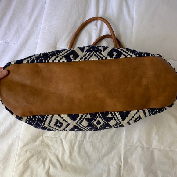 Mossimo Blue White Boho Print Duffel Bag - Picture 3 of 6